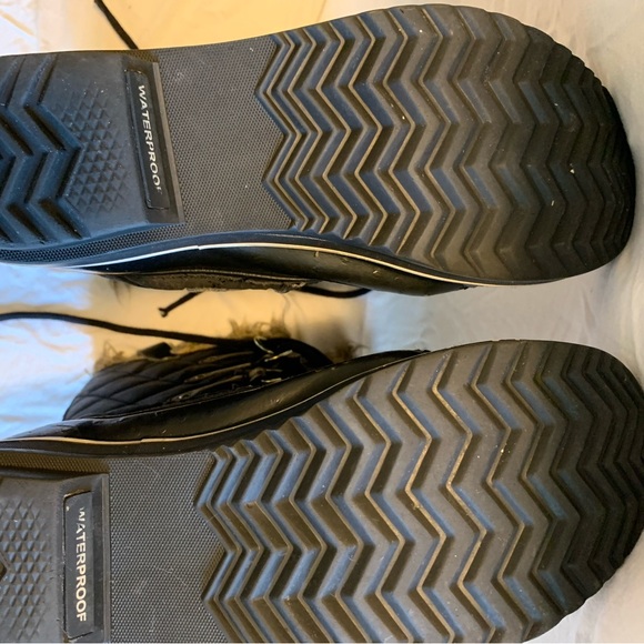 Sorel waterproof boots - Picture 1 of 9
